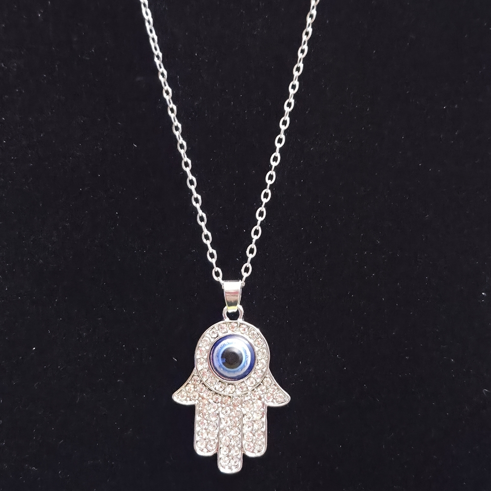 NWOT Silver Hamsa Pendant Necklace with Blue Eye